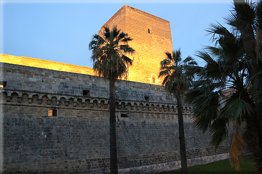 foto Bari di notte